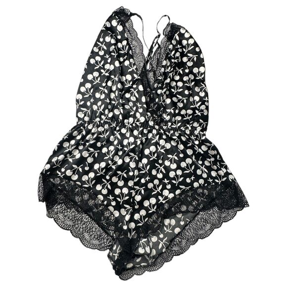 Victoria's Secret Black White Cherry Lace Sleeveless Satin Romper Size Medium - Picture 1 of 7